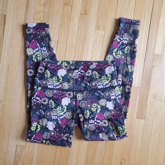 Lululemon • Wunder Under Flurolace Tight sz 6 - Picture 5 of 8